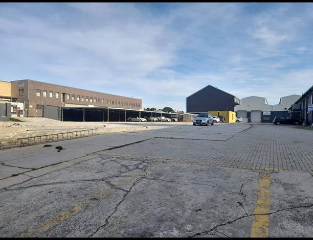 INDUSTRIAL PROPERTY TO RENT IN NORTH END